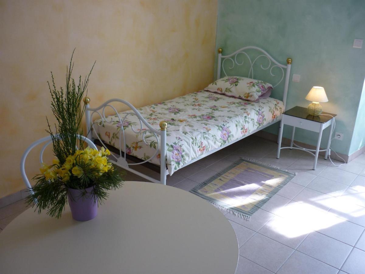 Ferme Du Pigeonnier Bed & Breakfast Montceau-et-Echarnant Dış mekan fotoğraf