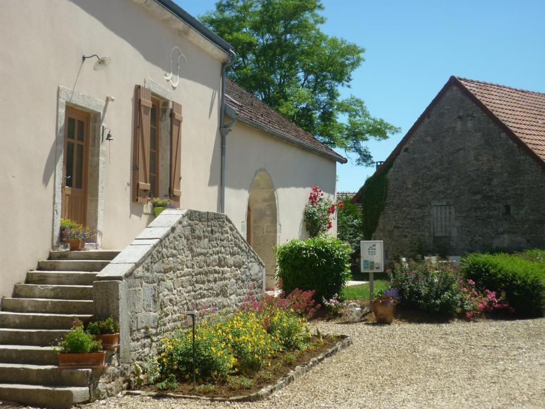 Ferme Du Pigeonnier Bed & Breakfast Montceau-et-Echarnant Dış mekan fotoğraf