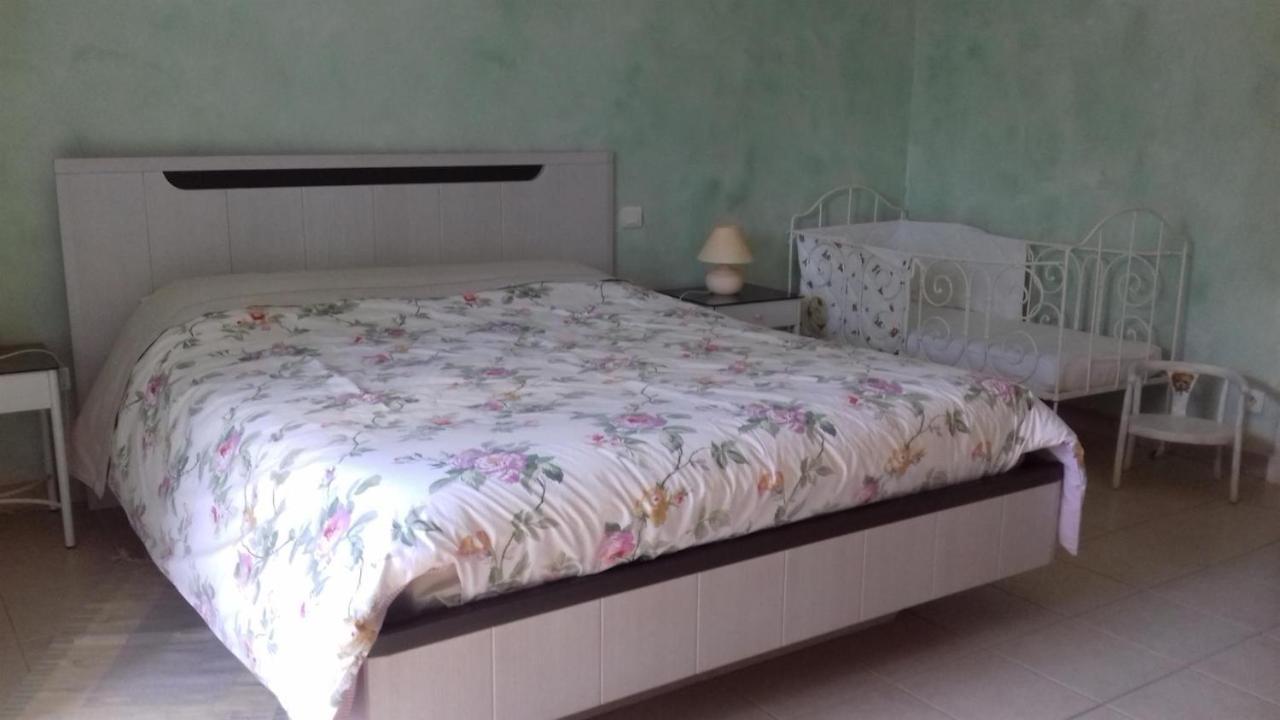Ferme Du Pigeonnier Bed & Breakfast Montceau-et-Echarnant Dış mekan fotoğraf