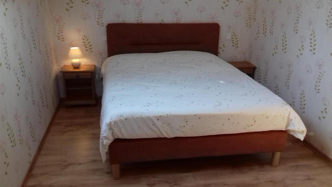 Ferme Du Pigeonnier Bed & Breakfast Montceau-et-Echarnant Dış mekan fotoğraf