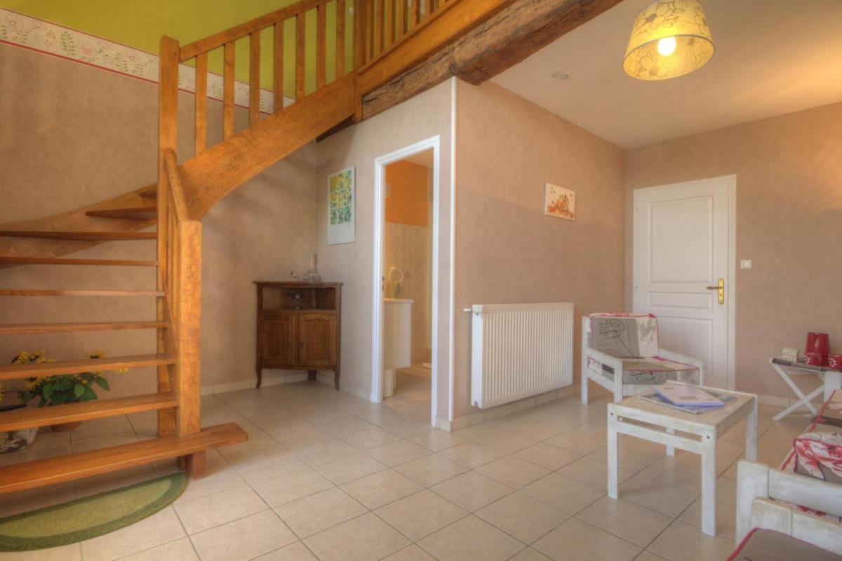 Ferme Du Pigeonnier Bed & Breakfast Montceau-et-Echarnant Dış mekan fotoğraf